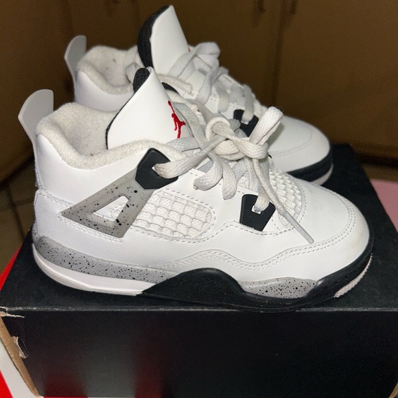 Jordan 4- White Cement